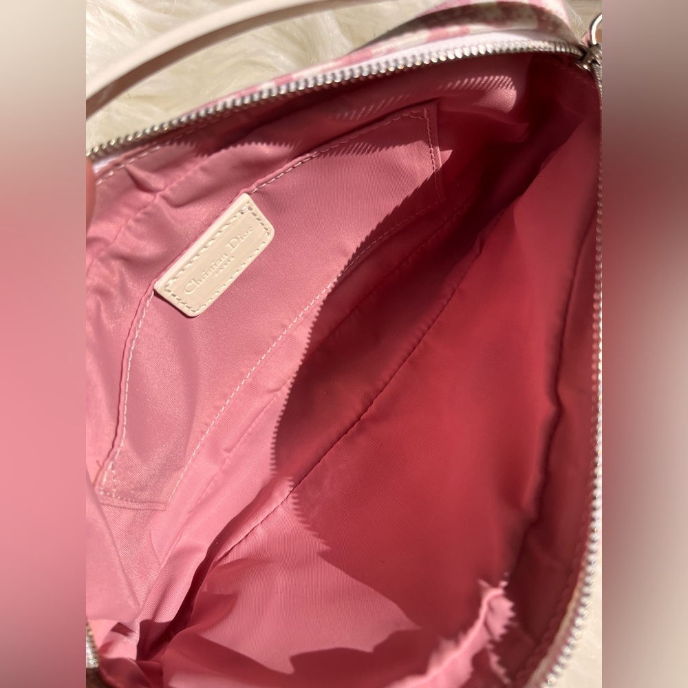 Dior By John Galliano 🎀💕✨ 👧
RARE ‼️
CHRISTIAN DIOR
Monogram Girly Pochette Pink - Picture 9 of 16